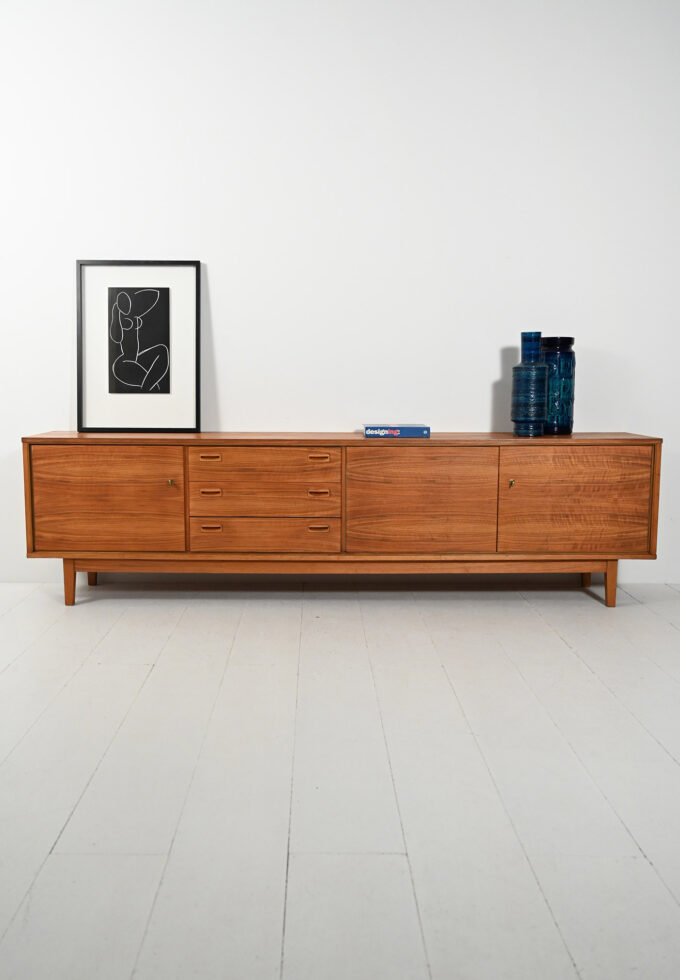 Sideboard vintage in noce anni 60-a
