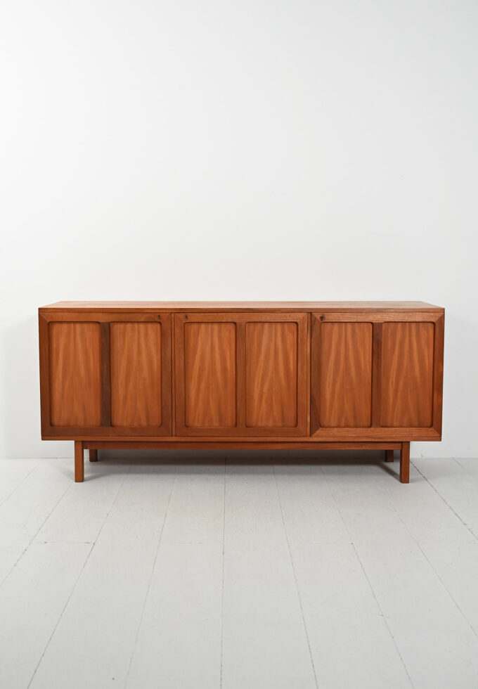 Sideboard svedese in teak di Karl Erik Ekselius-b