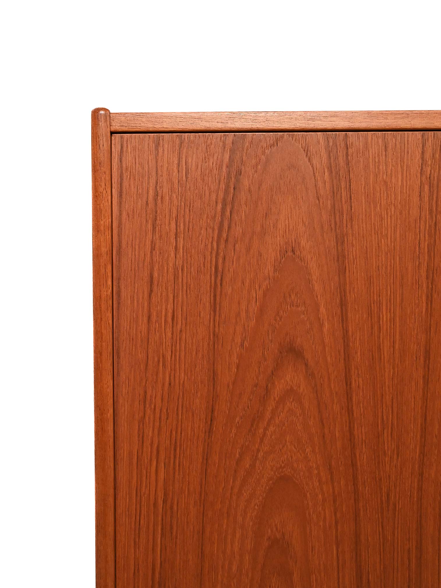 Sideboard scandinavo 60s maniglie sbalzo-f Sideboard scandinavo anni 60 con maniglie a sbalzo-f