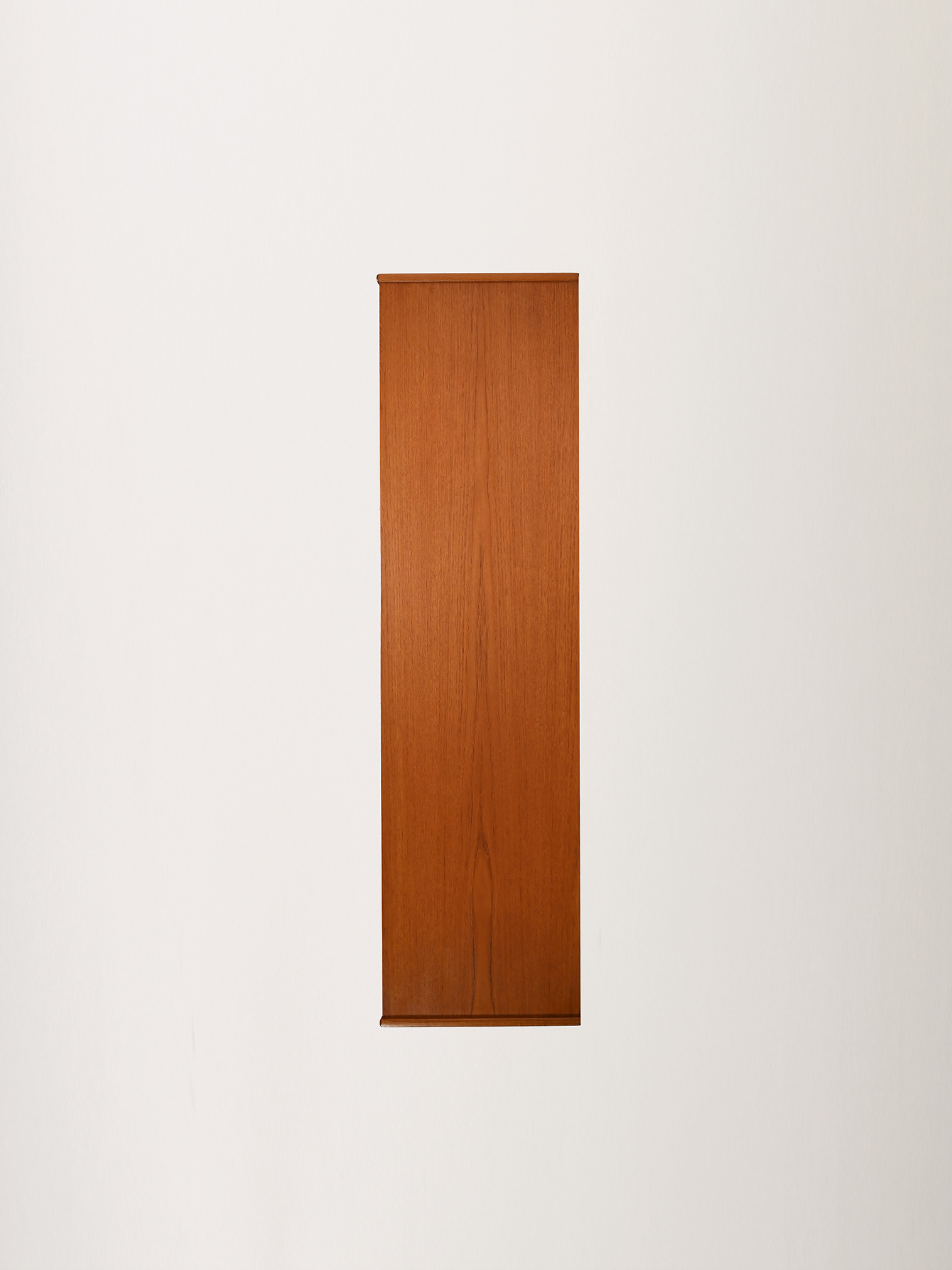 Sideboard scandinavo 60s maniglie sbalzo-n Sideboard scandinavo anni 60 con maniglie a sbalzo-n