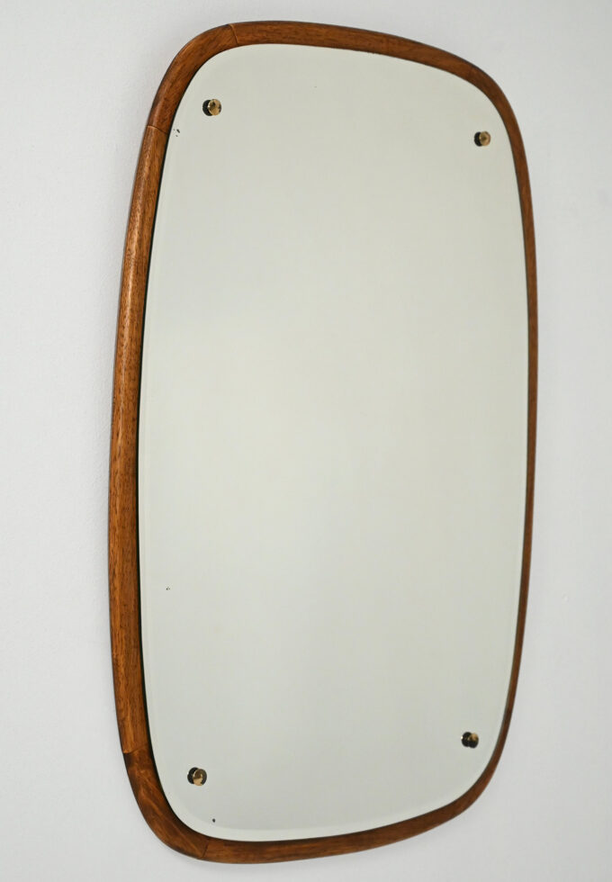 Specchio scandinavo ovoidale anni ’60 in rovere-b