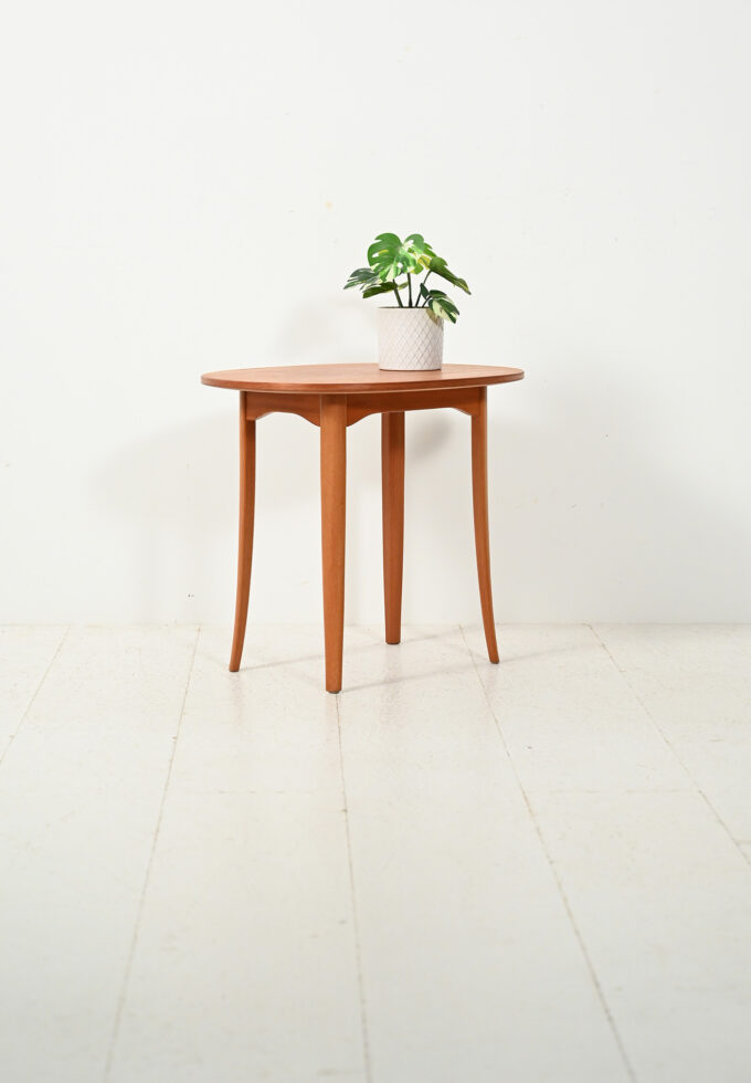 Coffee table “Ovalen” in teak di Carl Malmsten-b