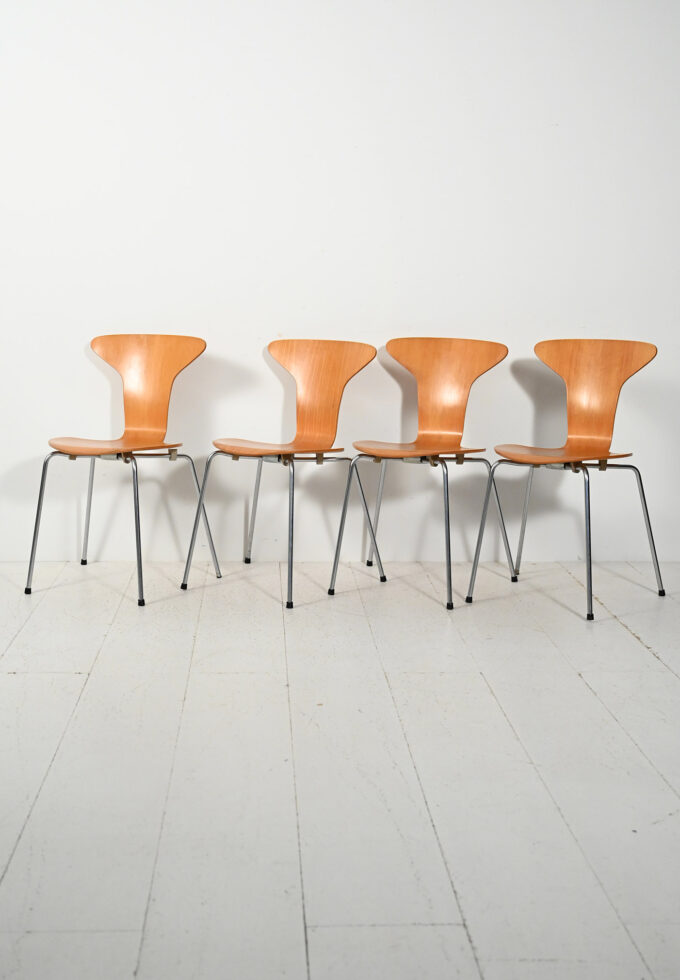 Set di 4 sedie “Mosquito” di Arne Jacobsen-b