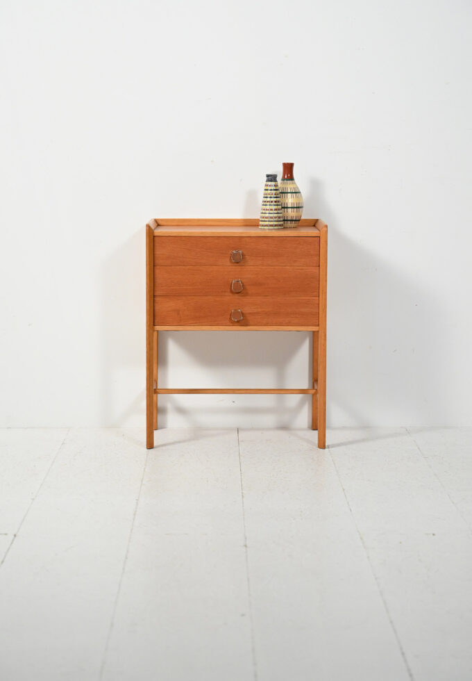 Comodino scandinavo anni Sessanta-a