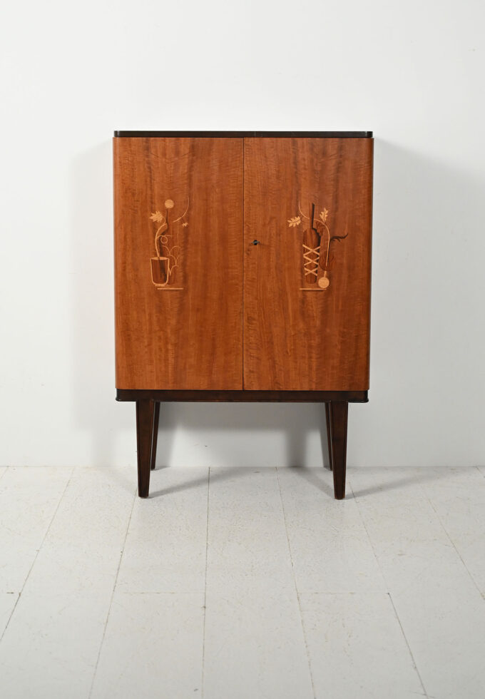 Mobile bar scandinavo degli anni 40 con intarsi-a