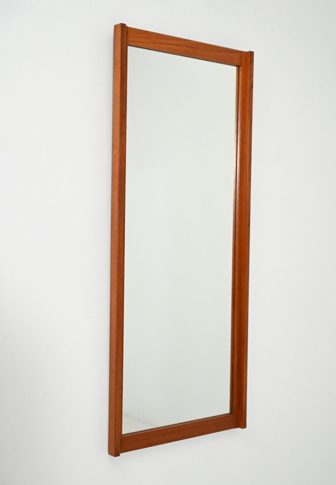 Specchio scandinavo in teak anni Sessanta-a