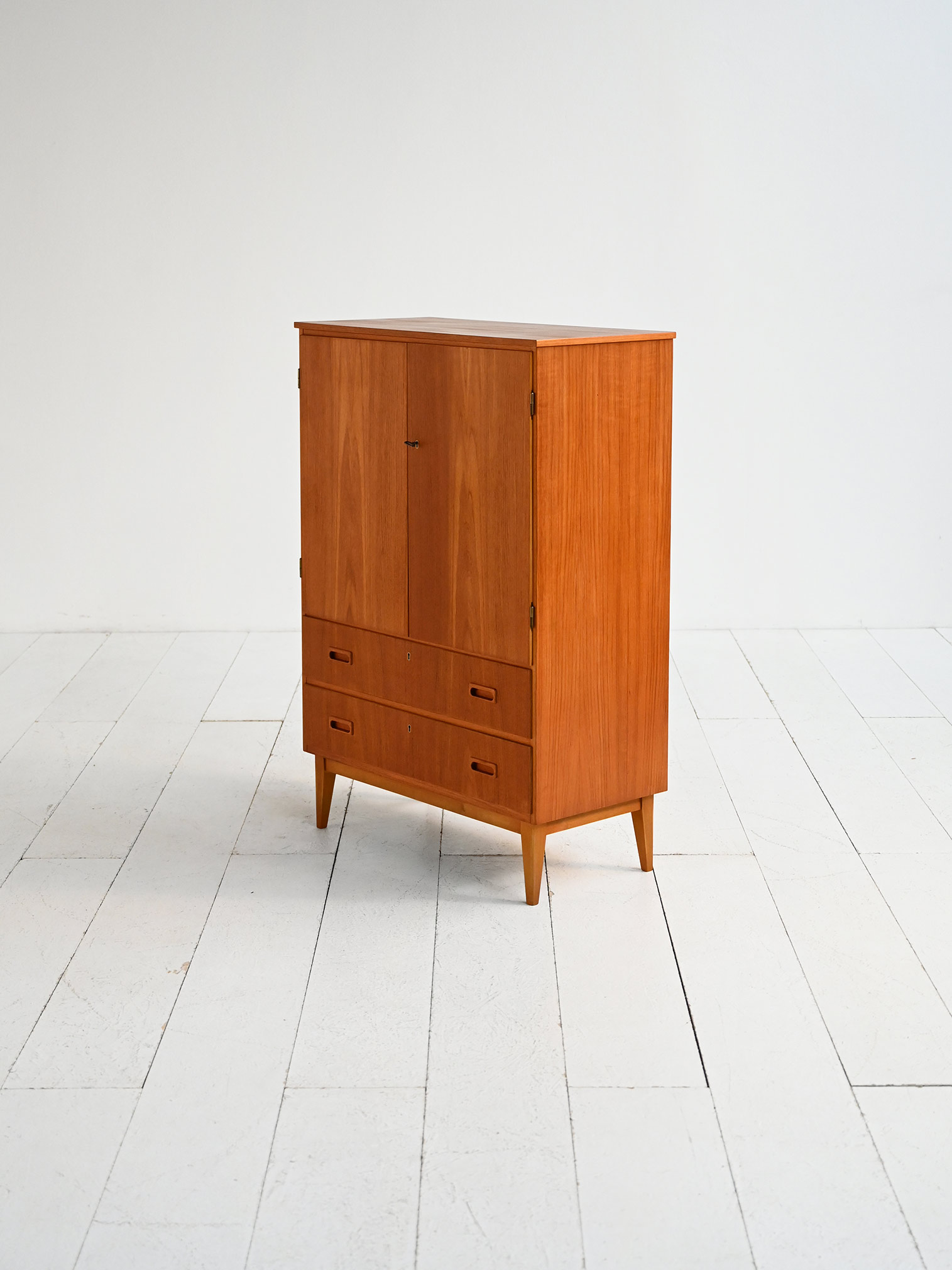Scandinavian cabinet 60s teak-d Scandinavian 1960s teak-d cabinet.