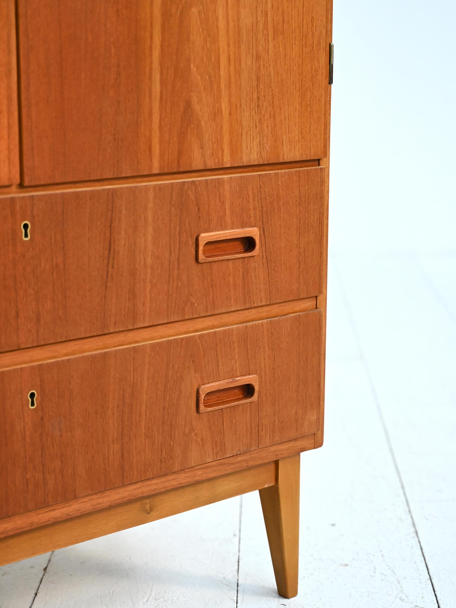 Scandinavian cabinet 60s teak-f Scandinavian 1960s teak-f cabinet.