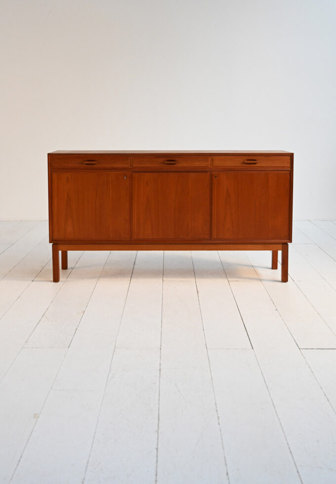 Scandinavian teak sideboard, 1950s-60s-b
