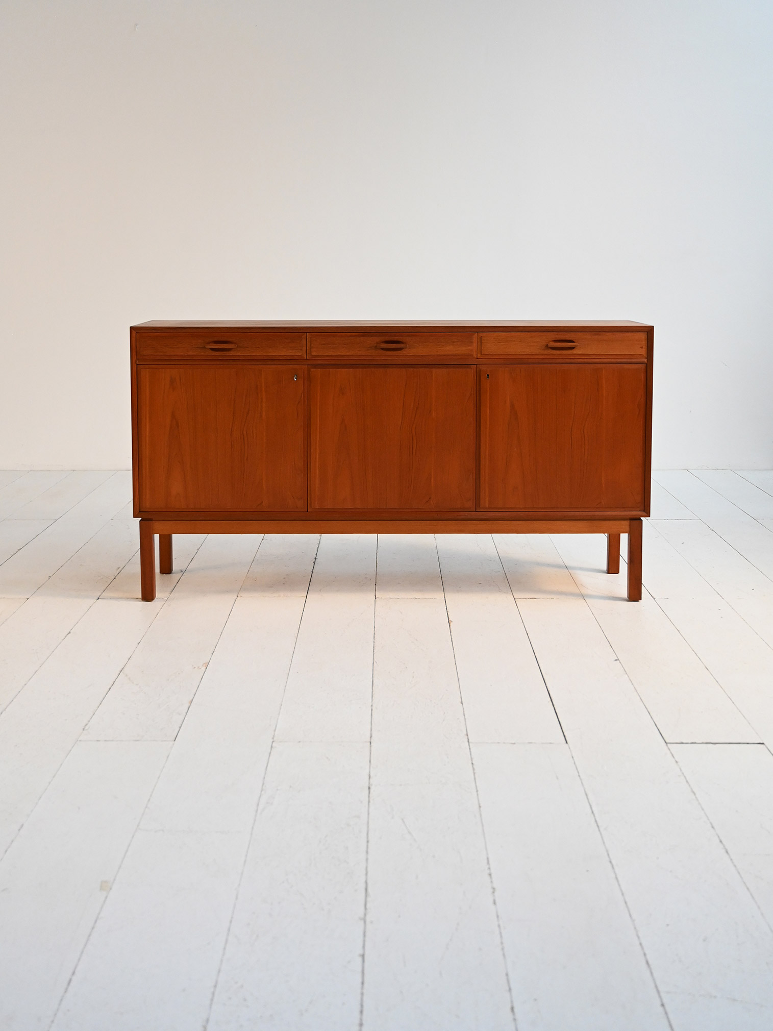 Scandinavian teak sideboard, 1950s-60s-b