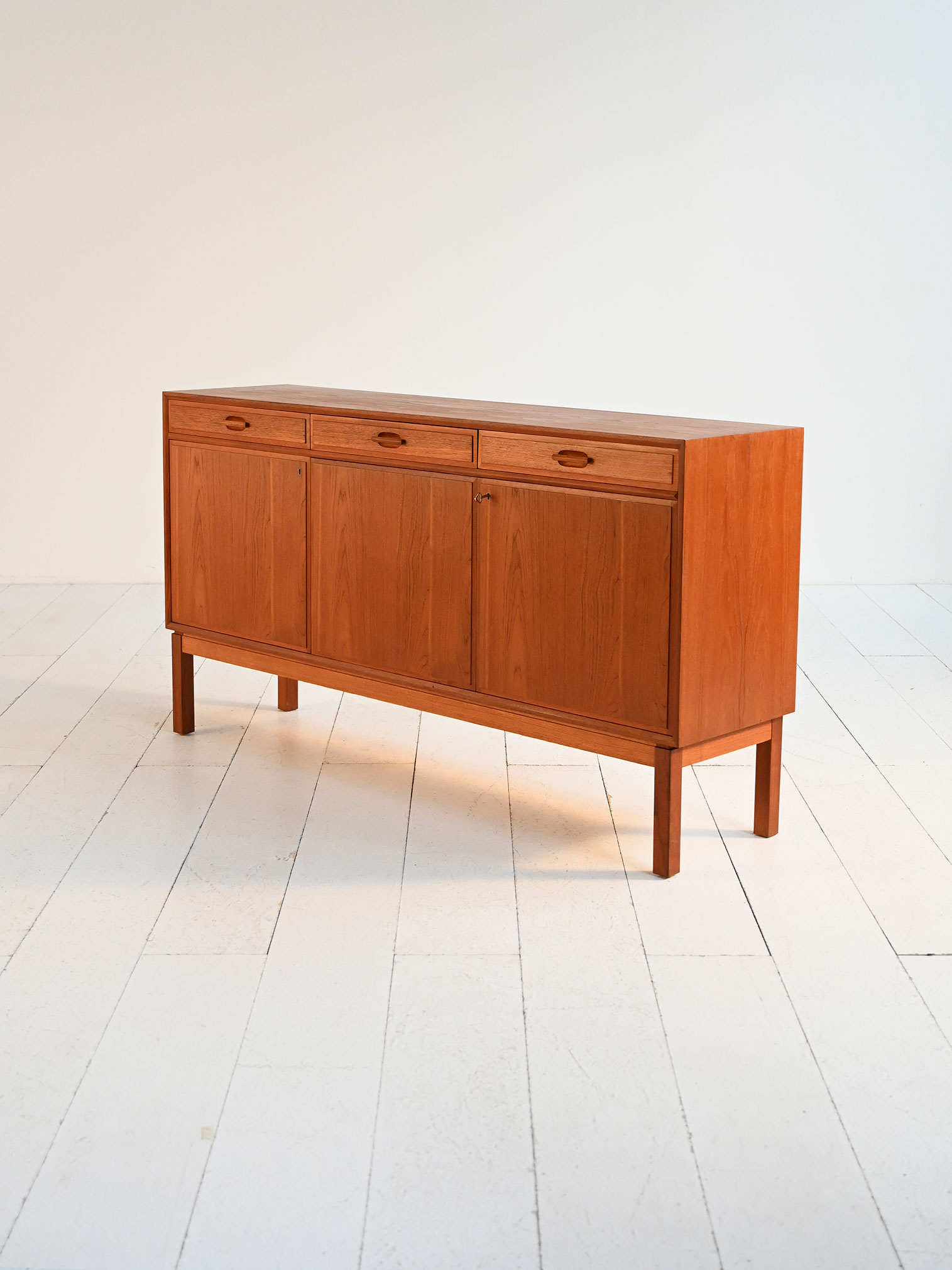 Scandinavian teak sideboard 50-60s-d Scandinavian teak sideboard, 1950s-60s-d