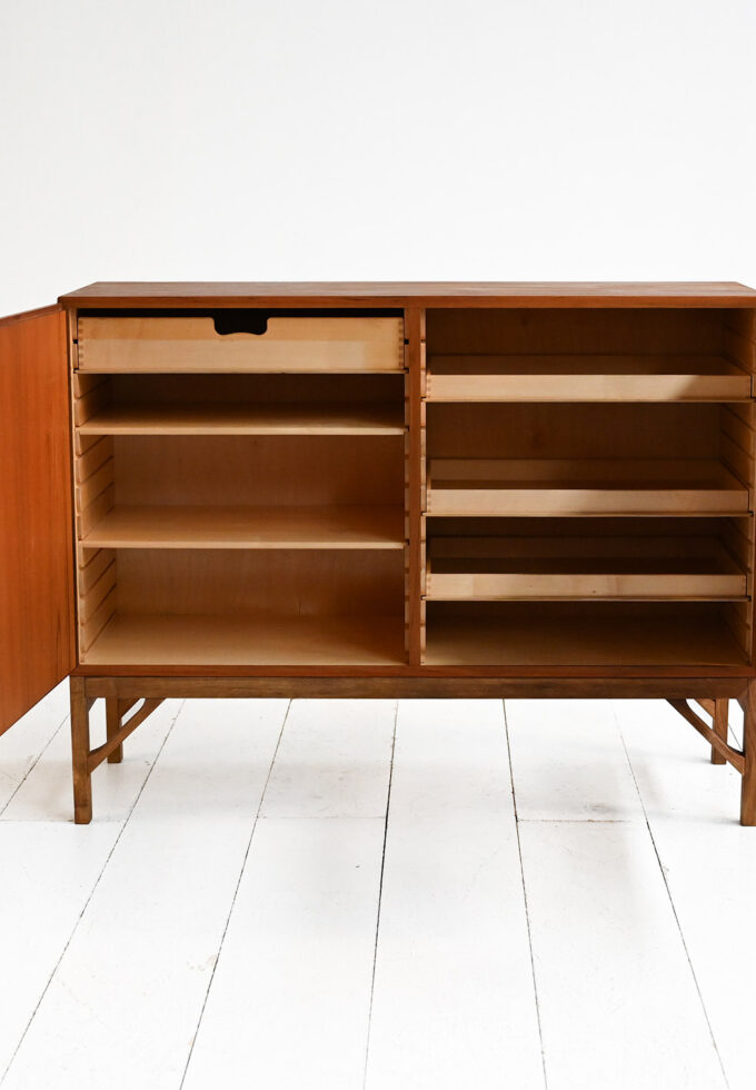 Sideboard danese modello “232” di Børge Mogensen, anni ’60-c