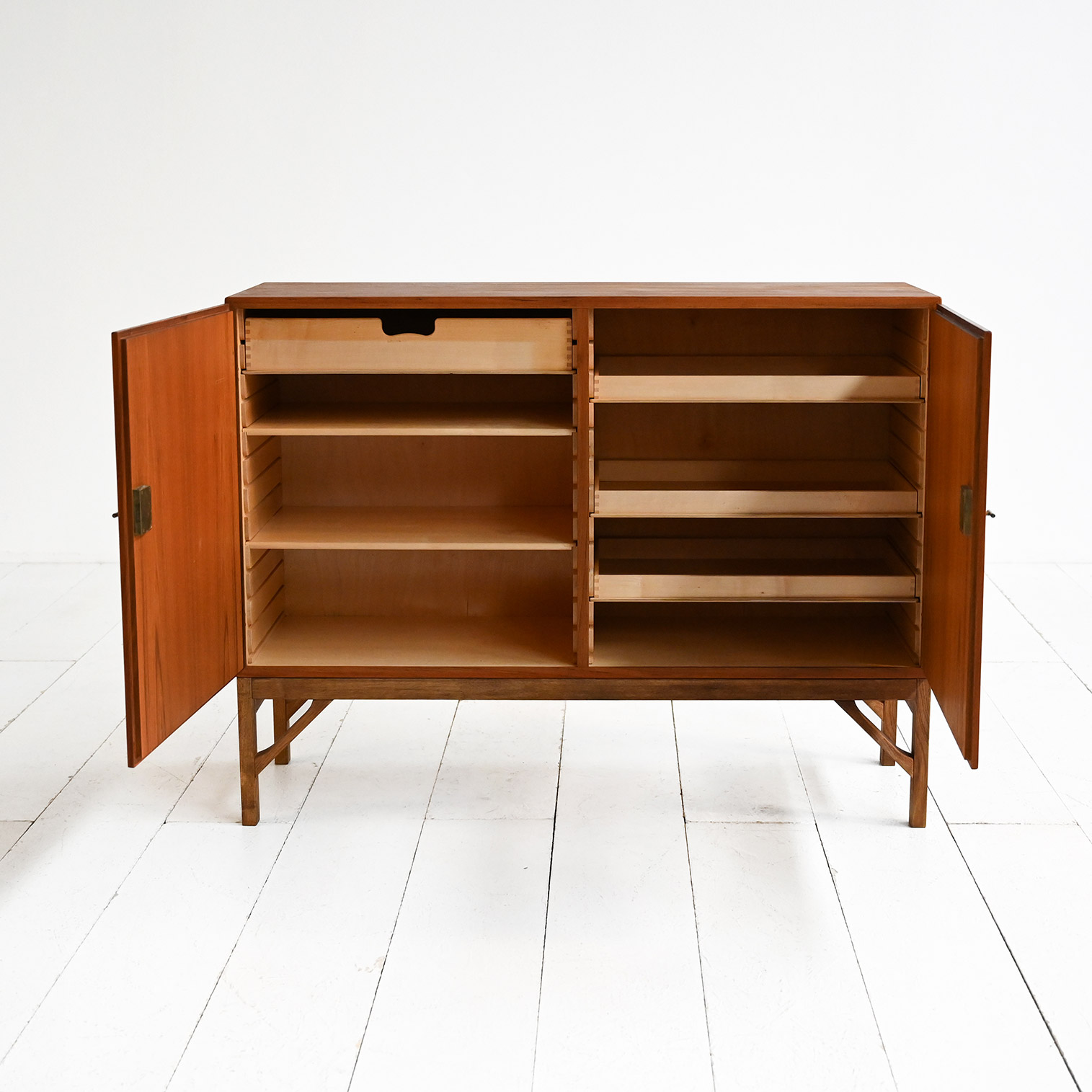 Danish sideboard model "232" Børge Mogensen 60s-c Danish sideboard model "232" by Børge Mogensen, 1960s-c