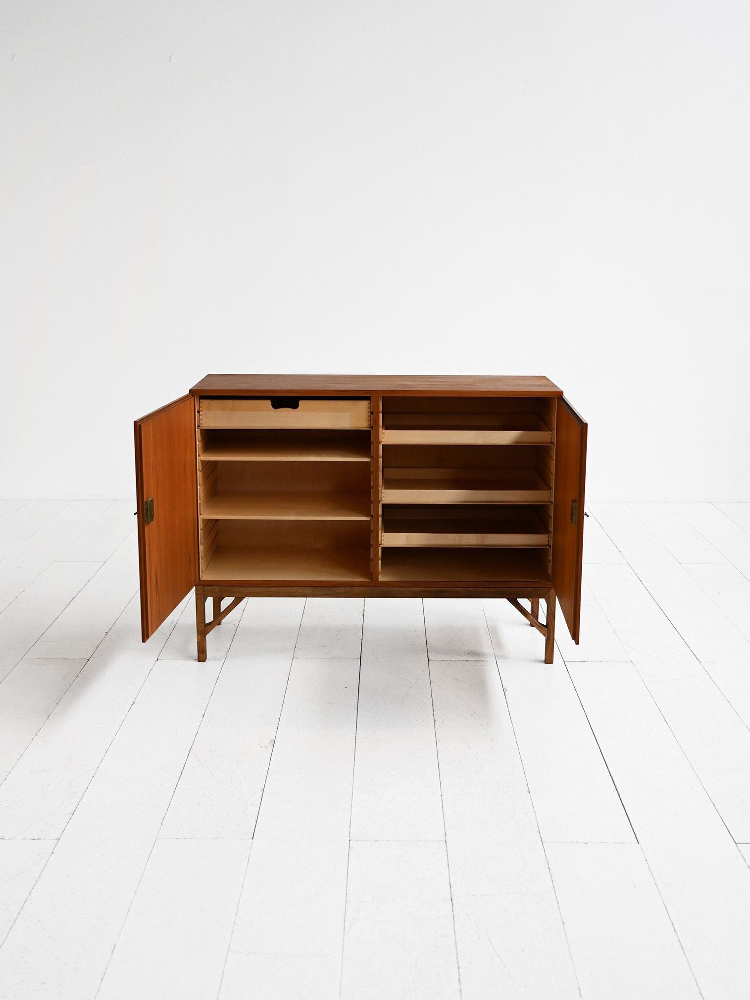 Danish sideboard model "232" Børge Mogensen 60s-d Danish sideboard model "232" by Børge Mogensen, 1960s-d