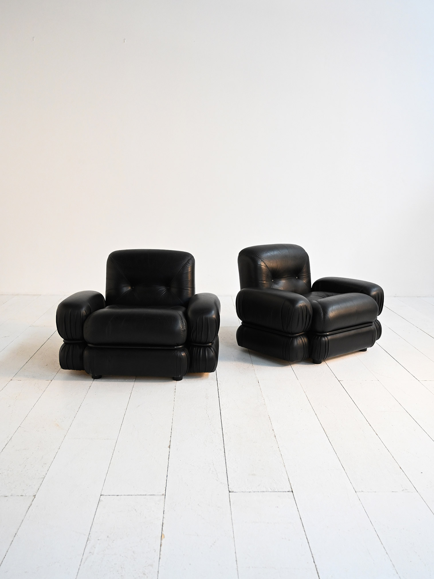 Poltrone pelle nera acciaio tubolare 70s-a Poltrone in pelle nera e acciaio tubolare anni ’70-a