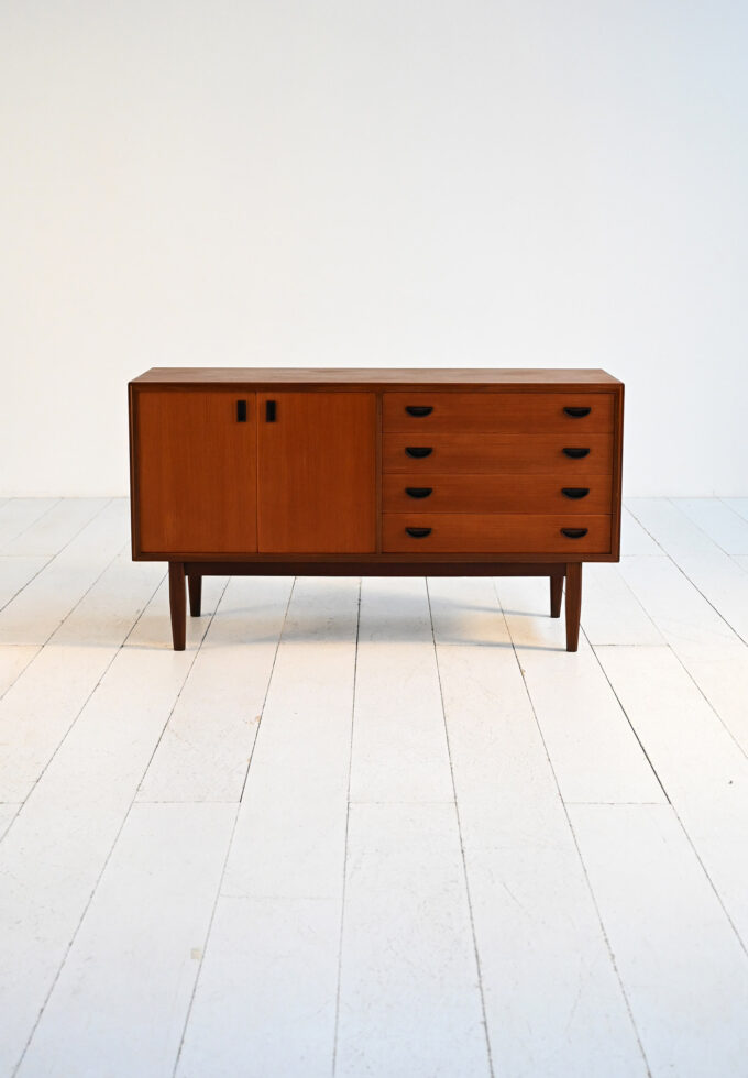 Danish 1960s teak-b sideboard