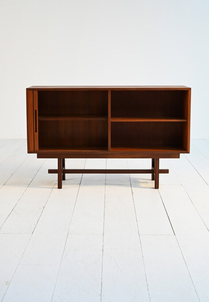 Cabinet scandinavo in teak, anni ’60-c
