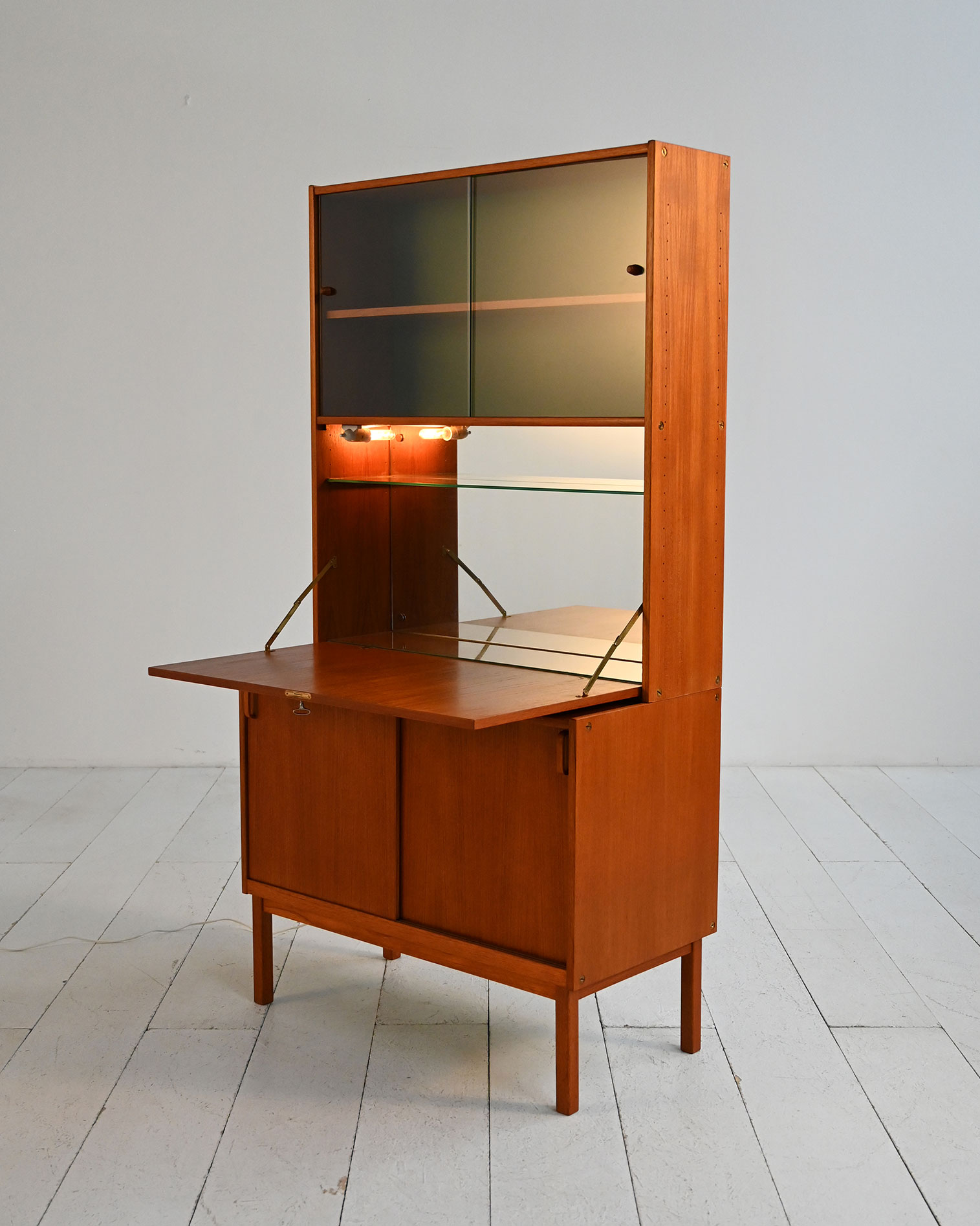 Libreria Erik Wørts Bodafors mobile bar 60s-f Libreria di Erik Wørts per Bodafors con mobile bar, anni ’60-f