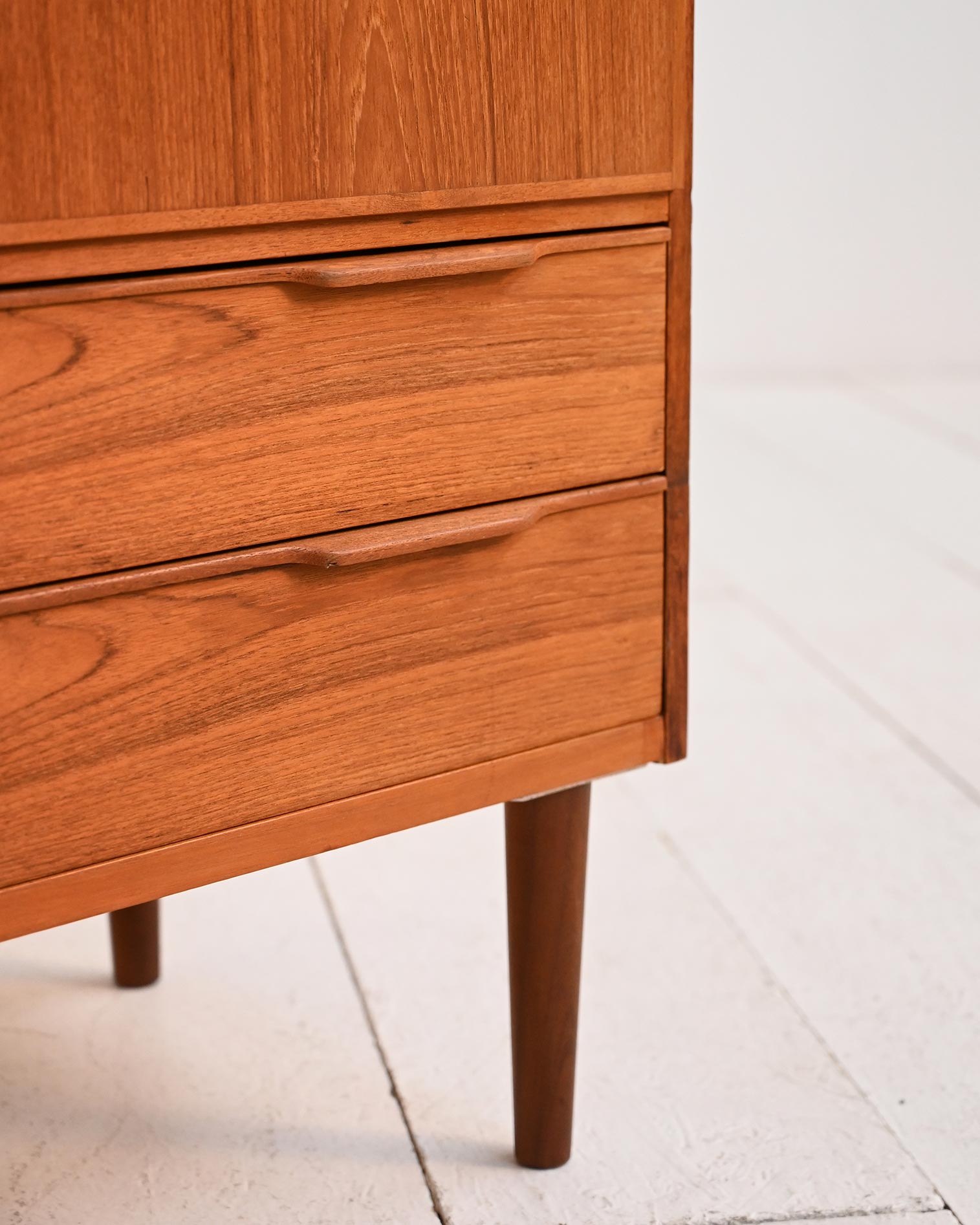 Cabinet scandinavo teak cassetti 50/60s-f Cabinet scandinavo in teak con cassetti, anni ’50/’60-f