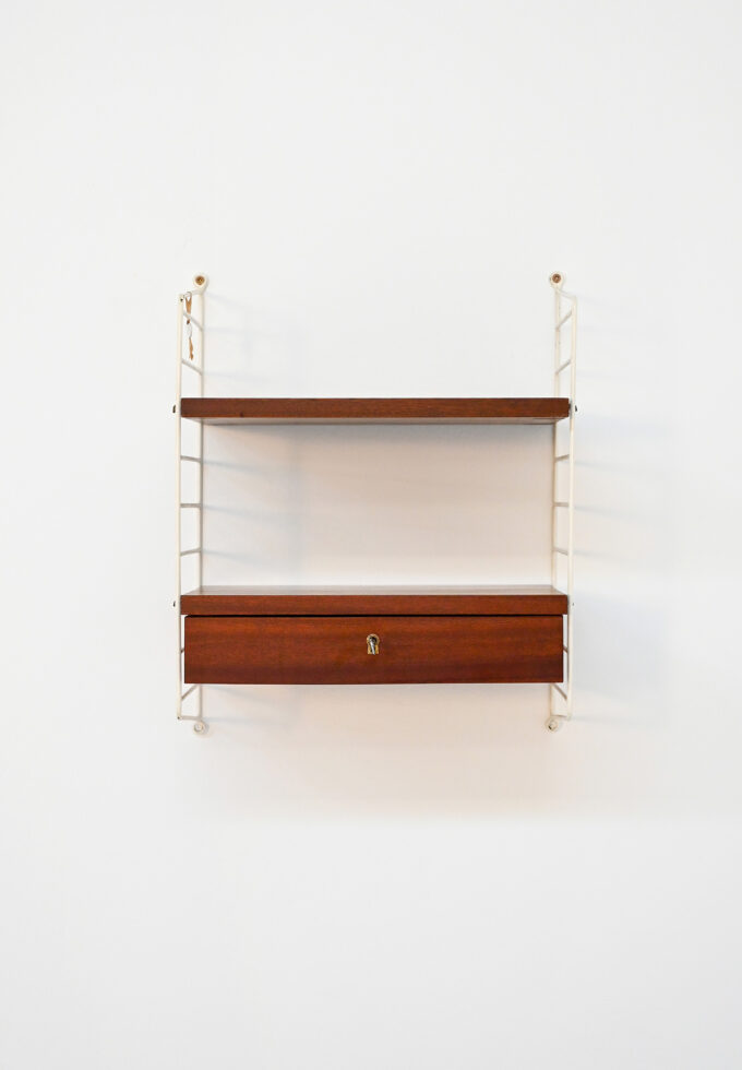 Scaffale a muro con cassetto prodotto da BFB-hyllan per String Design, anni ’50-a_