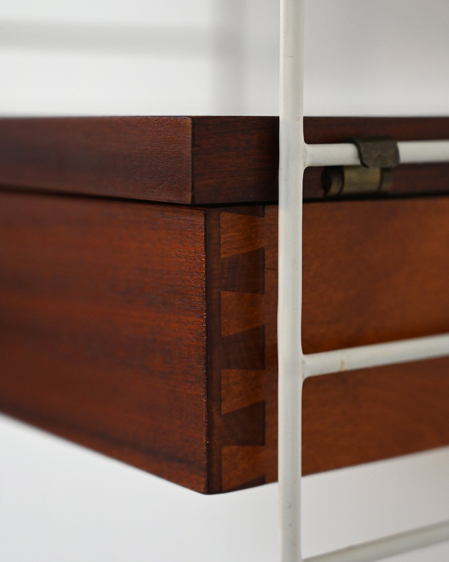 Wall shelf drawer BFB-hyllan String Design 50s-f Wall shelf with drawer produced by BFB-hyllan for String Design, 1950s-f