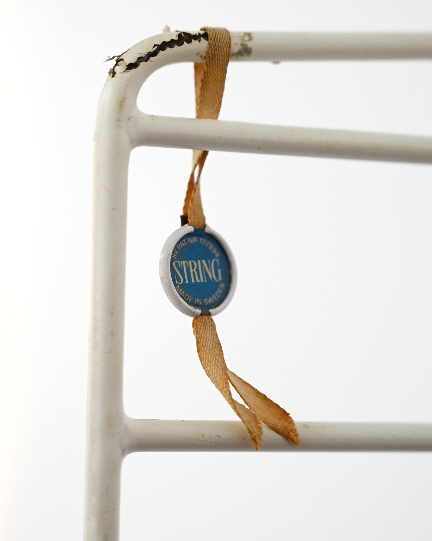 Wall shelf drawer BFB-hyllan String Design 50s-i Wall shelf with drawer produced by BFB-hyllan for String Design, 1950s-i