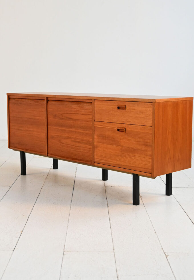Sideboard scandinavo in teak con ante a serranda, anni ’60-a_