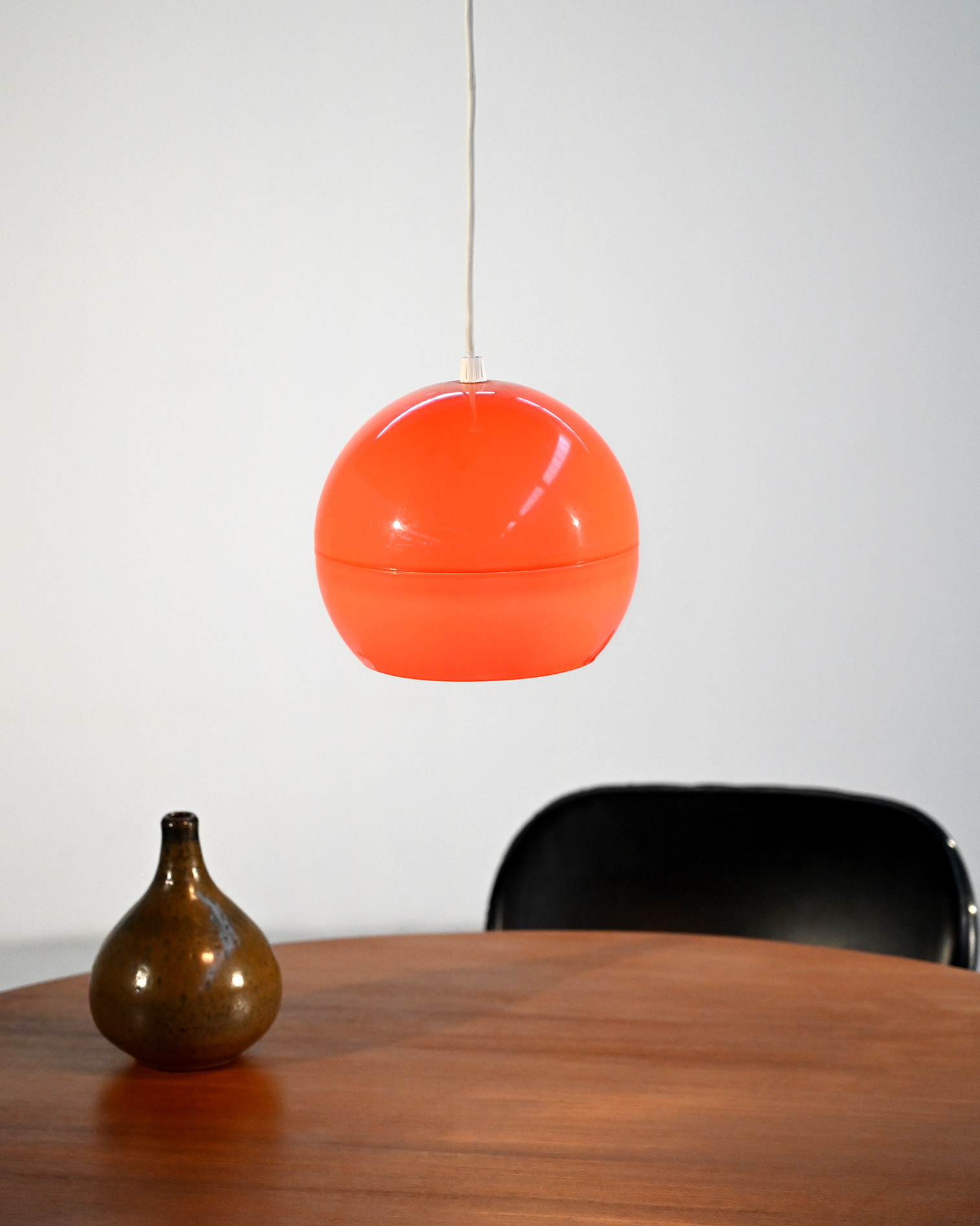 Lampada soffitto Space Age arancio 60s-c Lampada da soffitto in stile Space Age arancio, anni 60-c