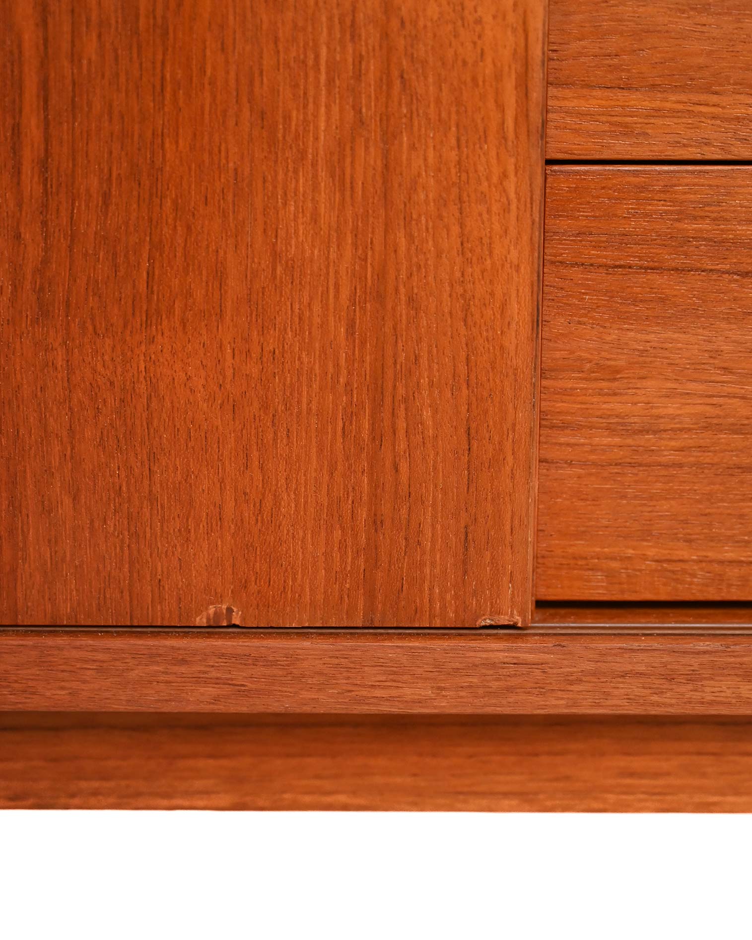Sideboard modello “Korsör” scandinavo teak 60s-g Sideboard modello “Korsör” scandinavo in teak anni ’60-g