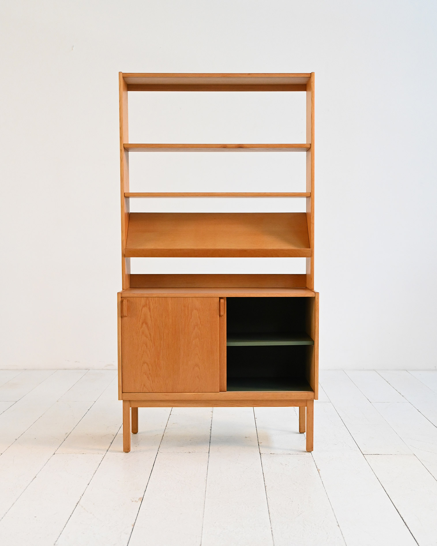 AF763-c Bertil Fridhagen's library for Bodafors, Sweden 1964-c