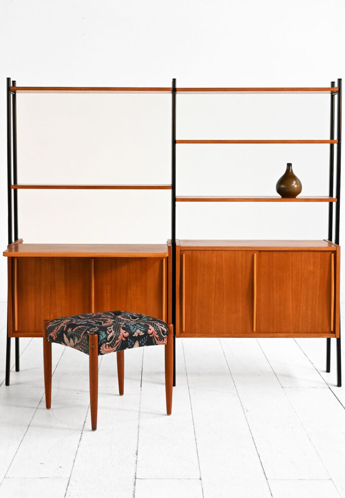 Libreria doppia scandinava in teak con montanti neri, anni ’60-a