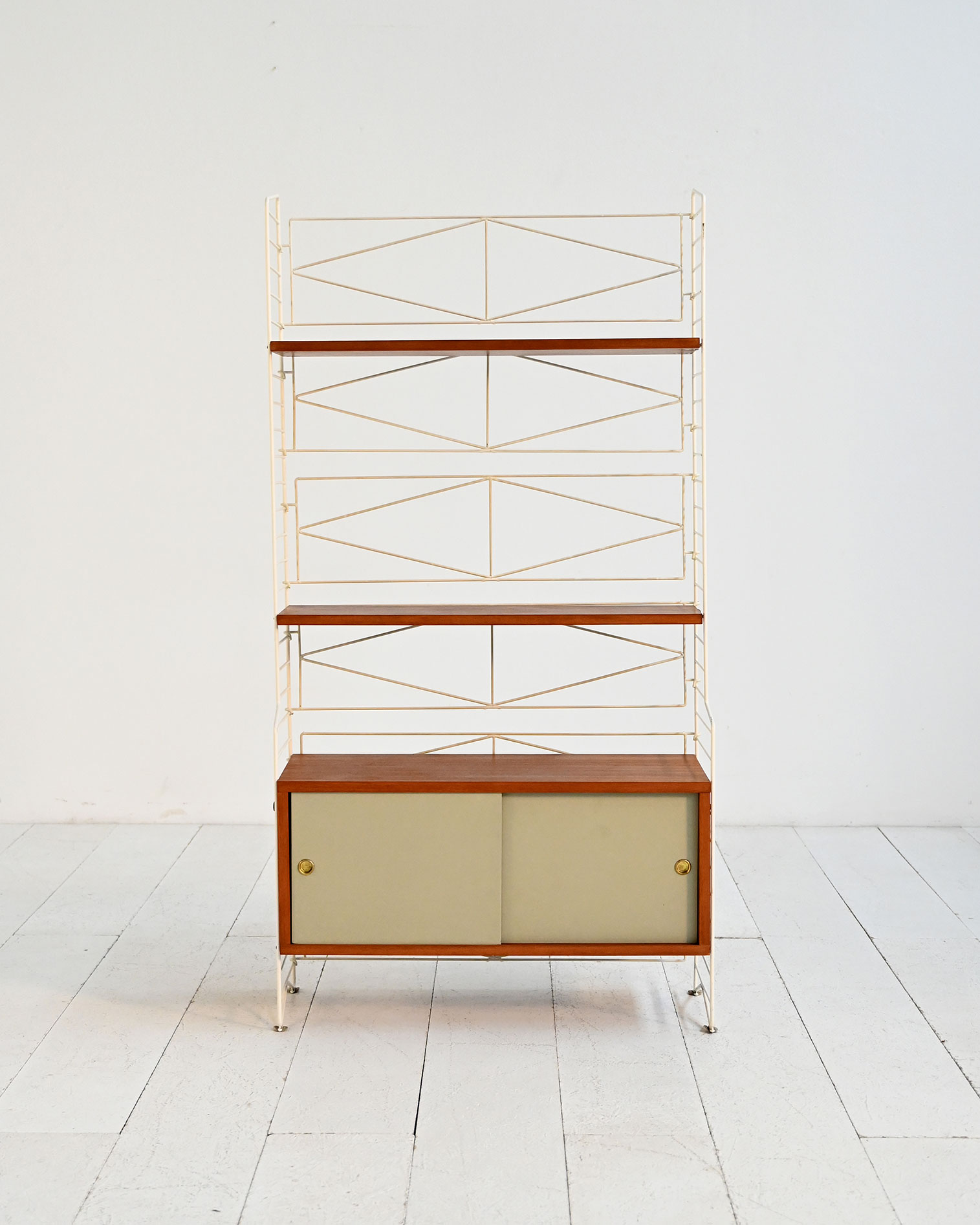 Libreria modulare freestanding stile String 60s-d Libreria modulare freestanding in stile String anni ’60-d