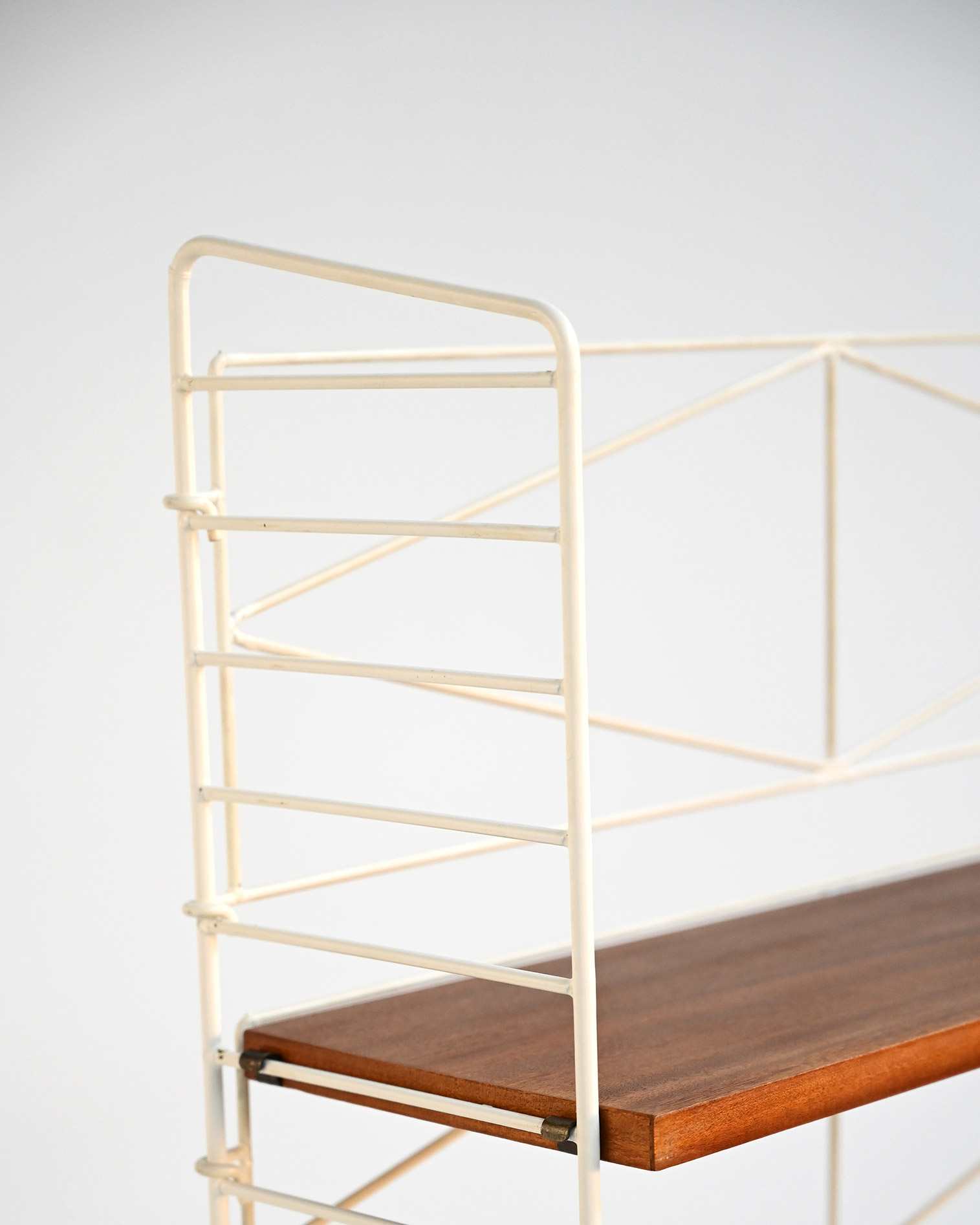 Libreria modulare freestanding stile String 60s-l Libreria modulare freestanding in stile String anni ’60-l