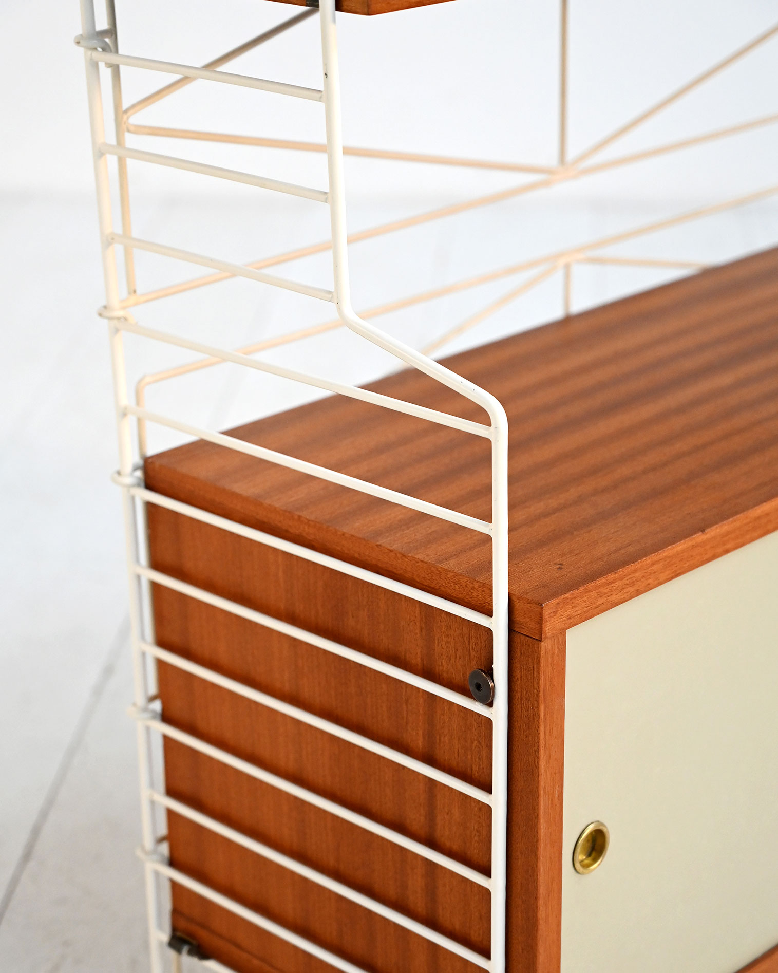 Libreria modulare freestanding stile String 60s-n Libreria modulare freestanding in stile String anni ’60-n