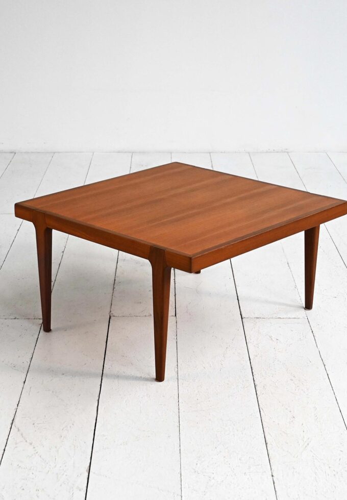 Tavolino Erik Wörtz in teak anni ’60-a