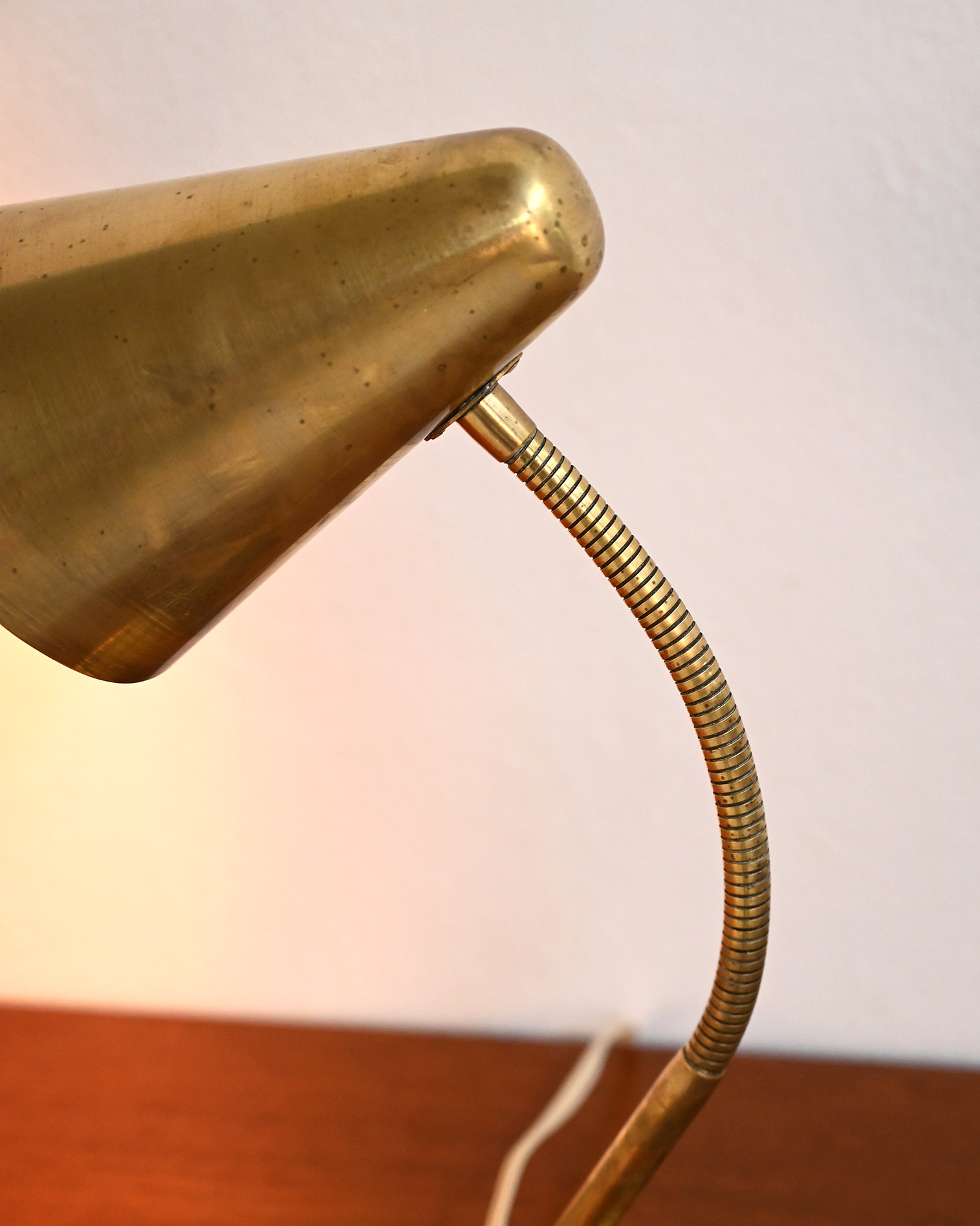 Lampada tavolo scandinava ottone 50s-d Lampada da tavolo scandinava in ottone, anni ’50-d