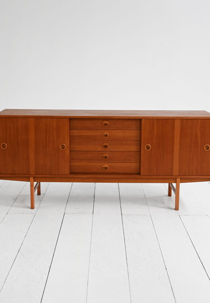 Sideboard “Ulvö” Yngve Ekström Bjärsta anni ’60-a