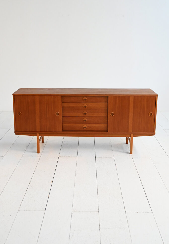Sideboard “Ulvö” Yngve Ekström Bjärsta anni ’60-b